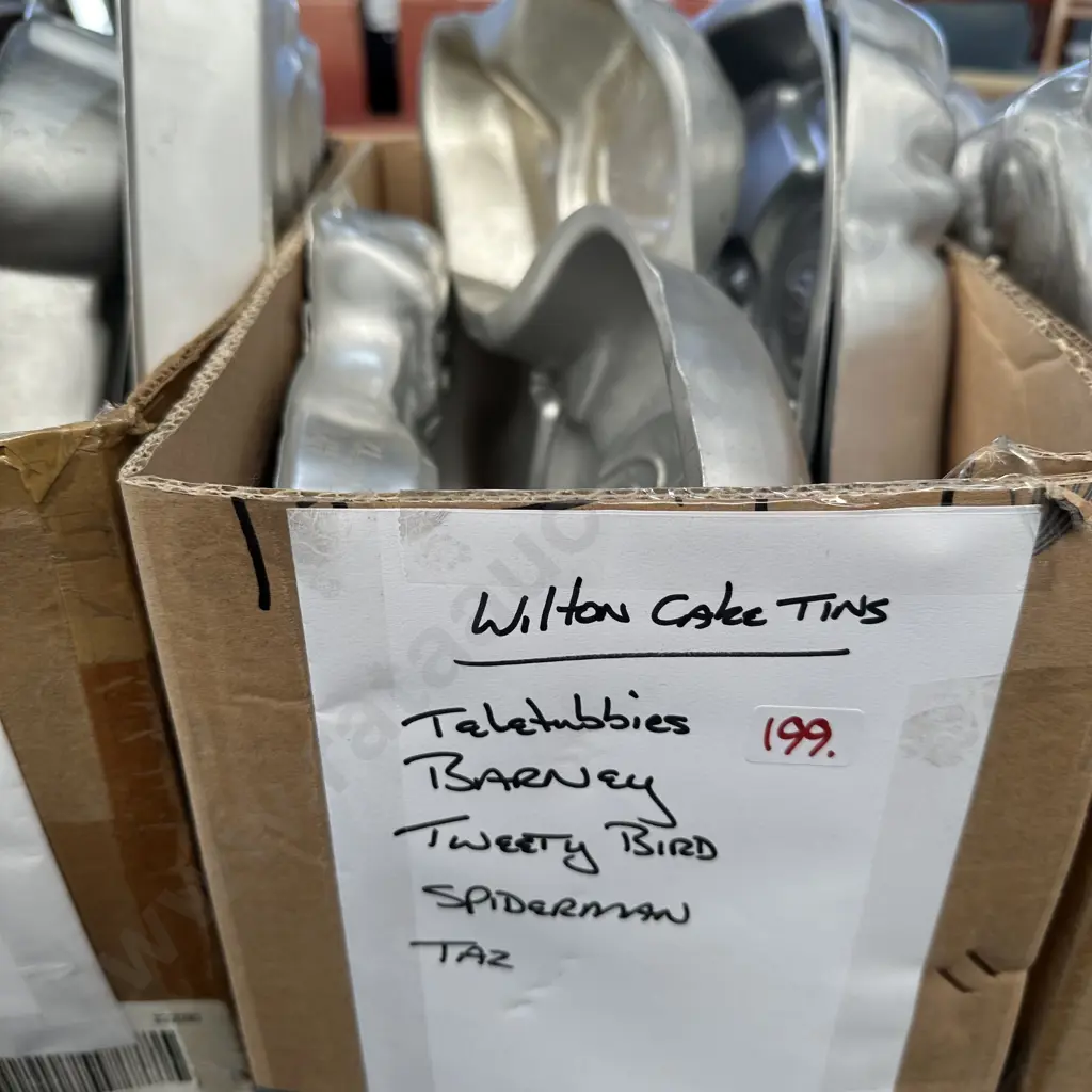 Wilton cake tins Image 1++