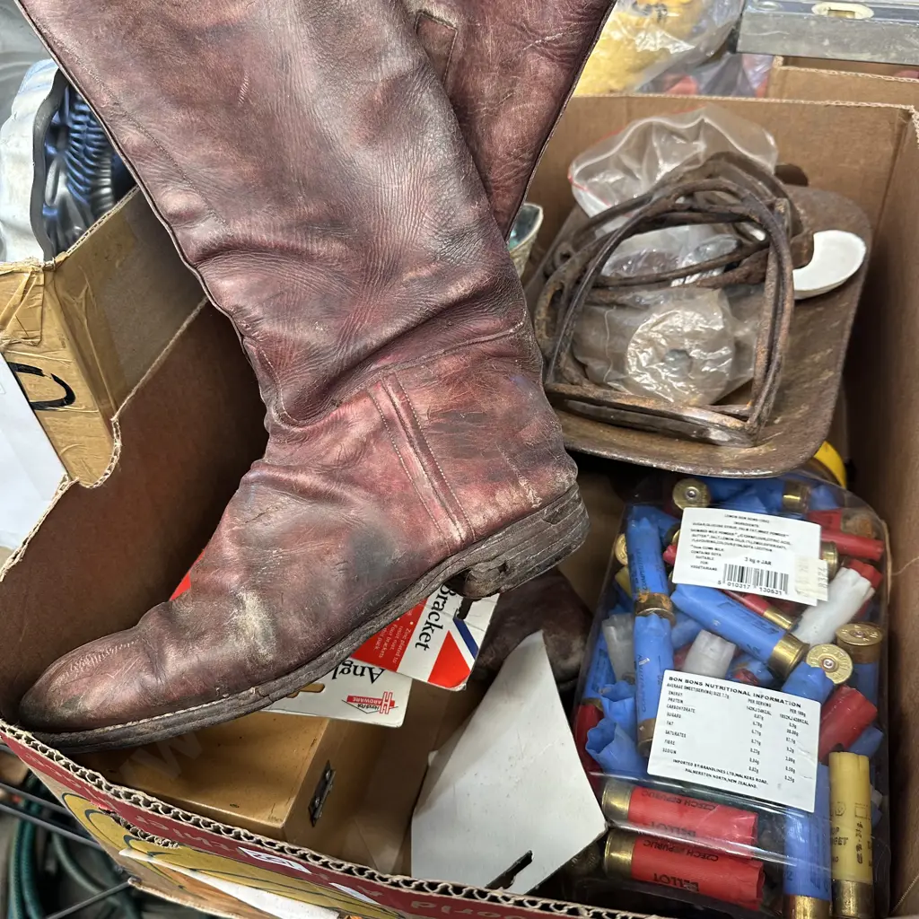 Box scales,bullet cartridges etc Image 1++