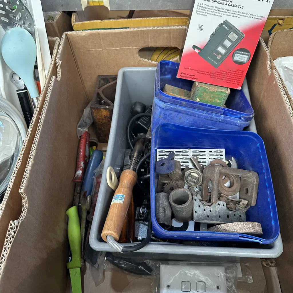 Box hardware etc Image 1++