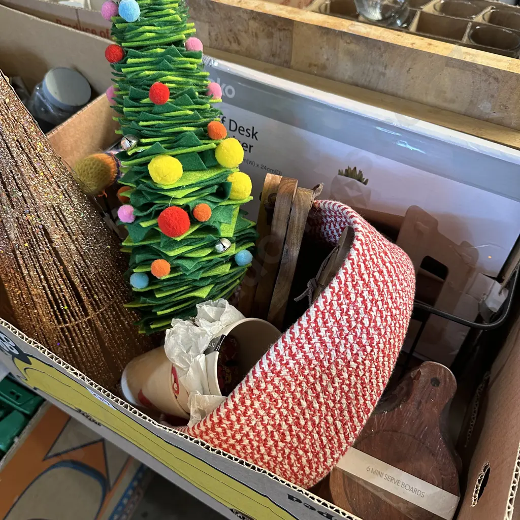 serving and chopping boards plus decorations Image 1++
