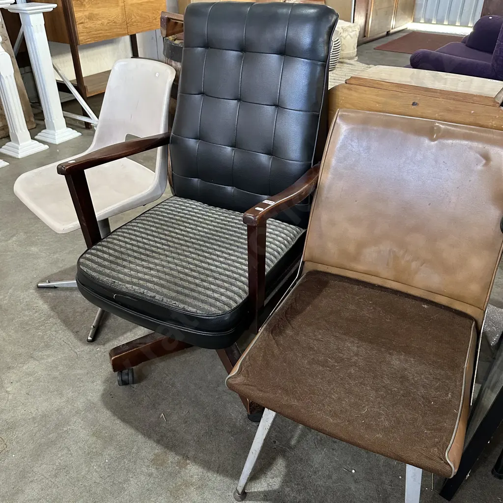 3 vintage office chairs Image 1++