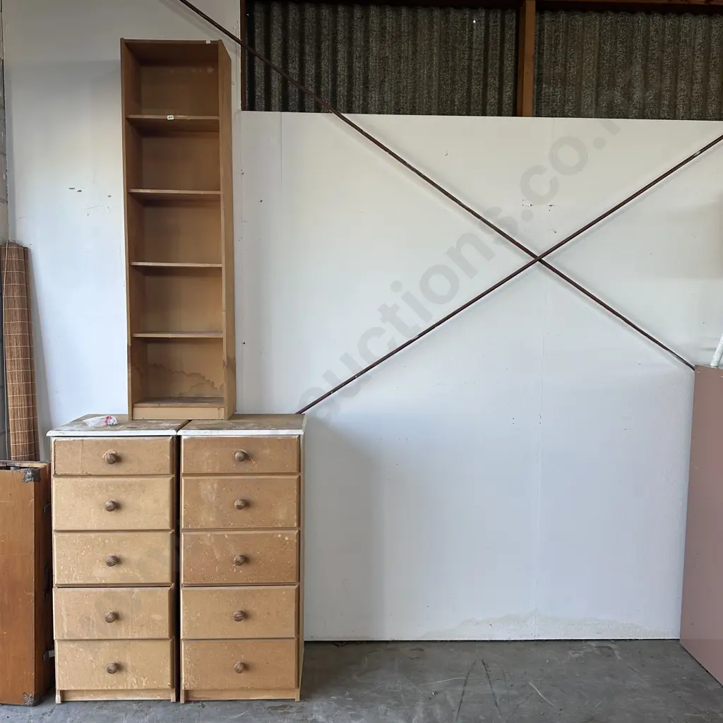 very average garage drawers, shelf and 3 chairs Image 1++