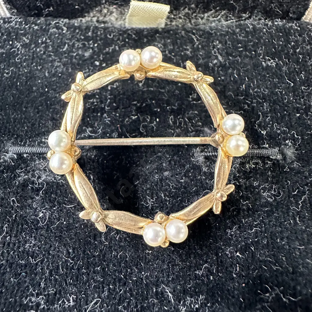 9kt gold & pearl brooch 4.1g Image 1++