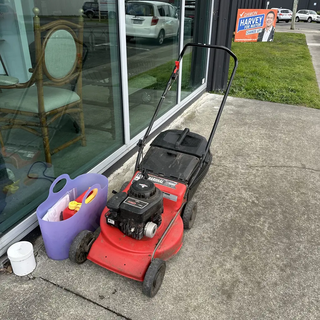 lawn mower - working , plus petrol can Image 1++