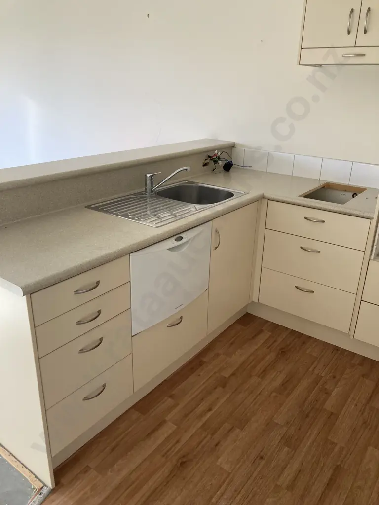 Kitchen plus dish drawer -ready to collect Image 1++
