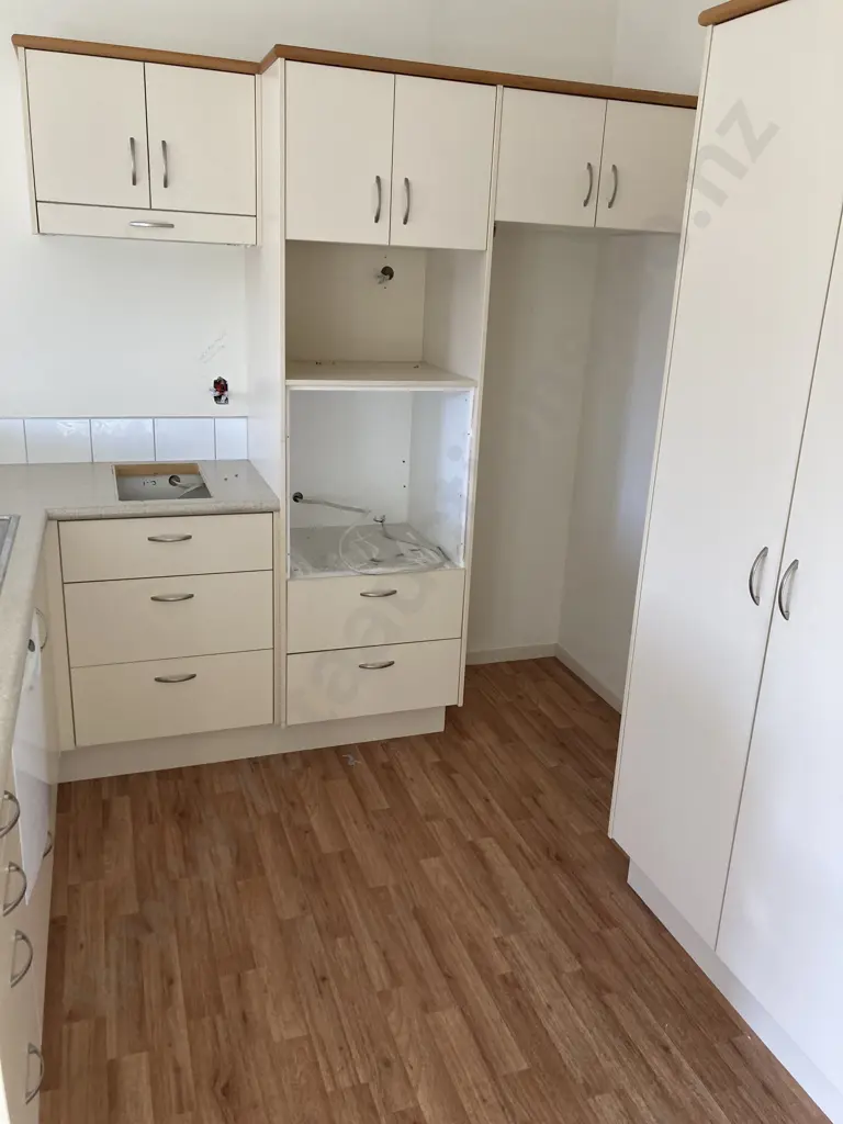 Kitchen plus dish drawer -ready to collect Image 1++