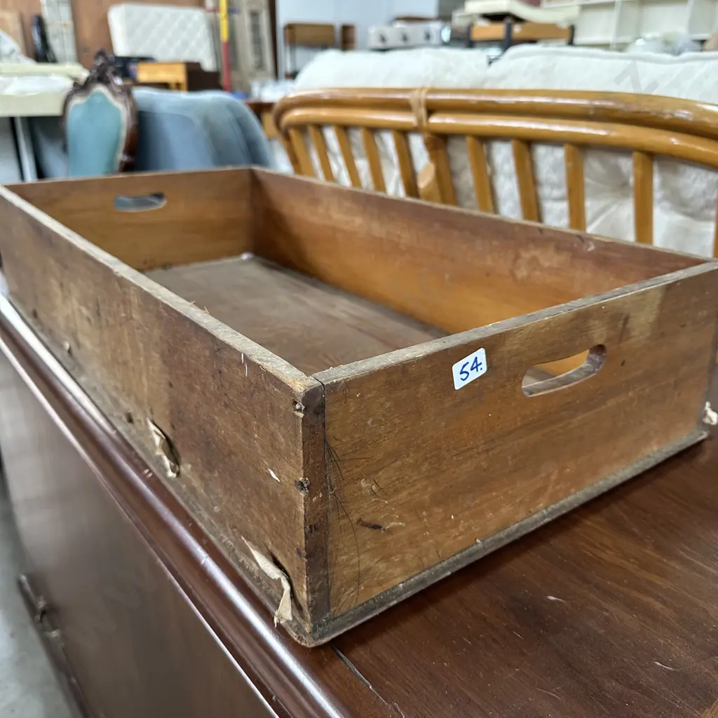colonial wooden box Image 1++