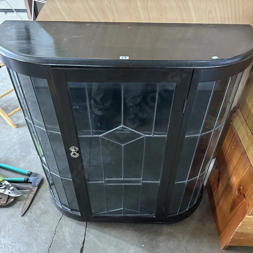 leadlight bow front china cabinet Image 1++