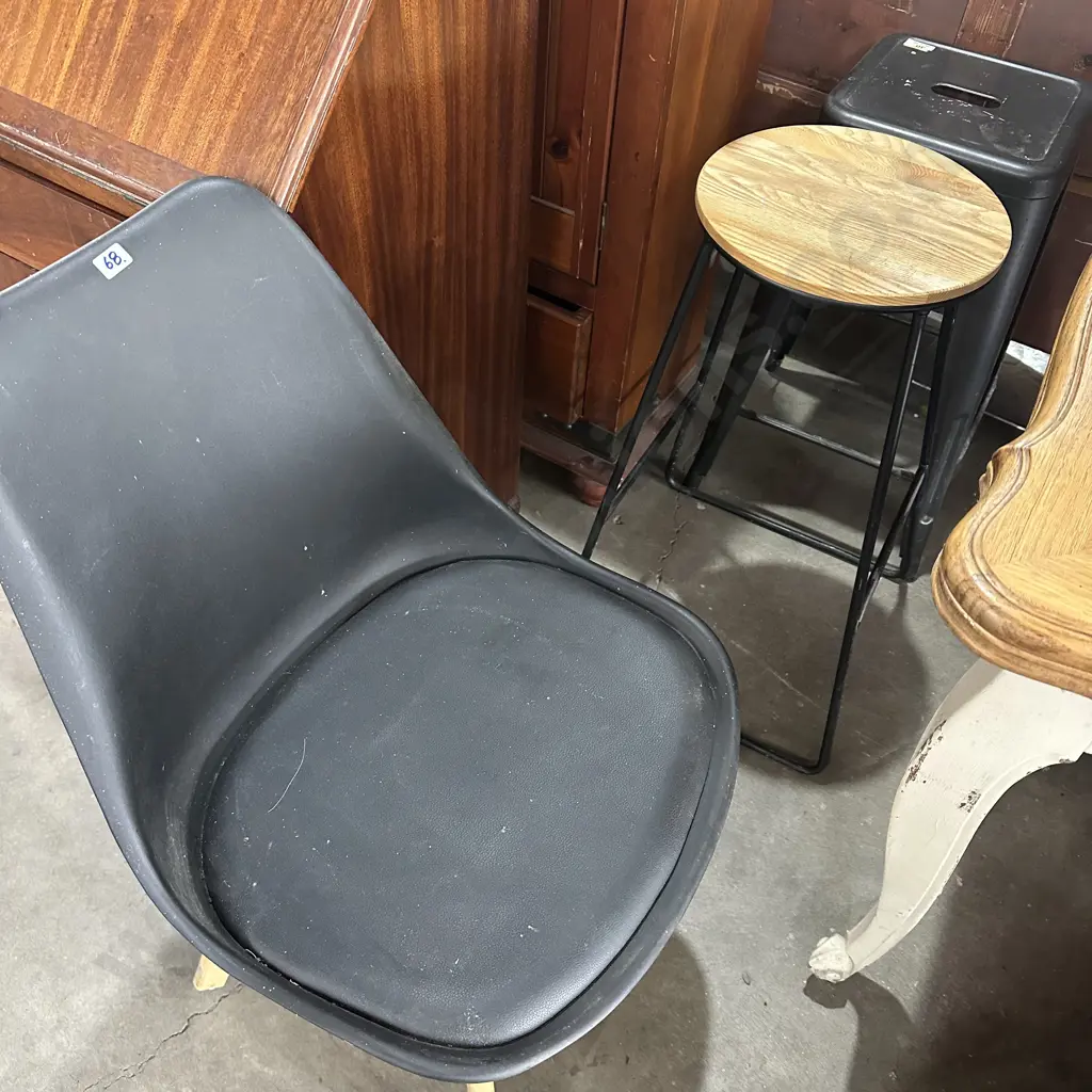 2 bar stools and chair Image 1++