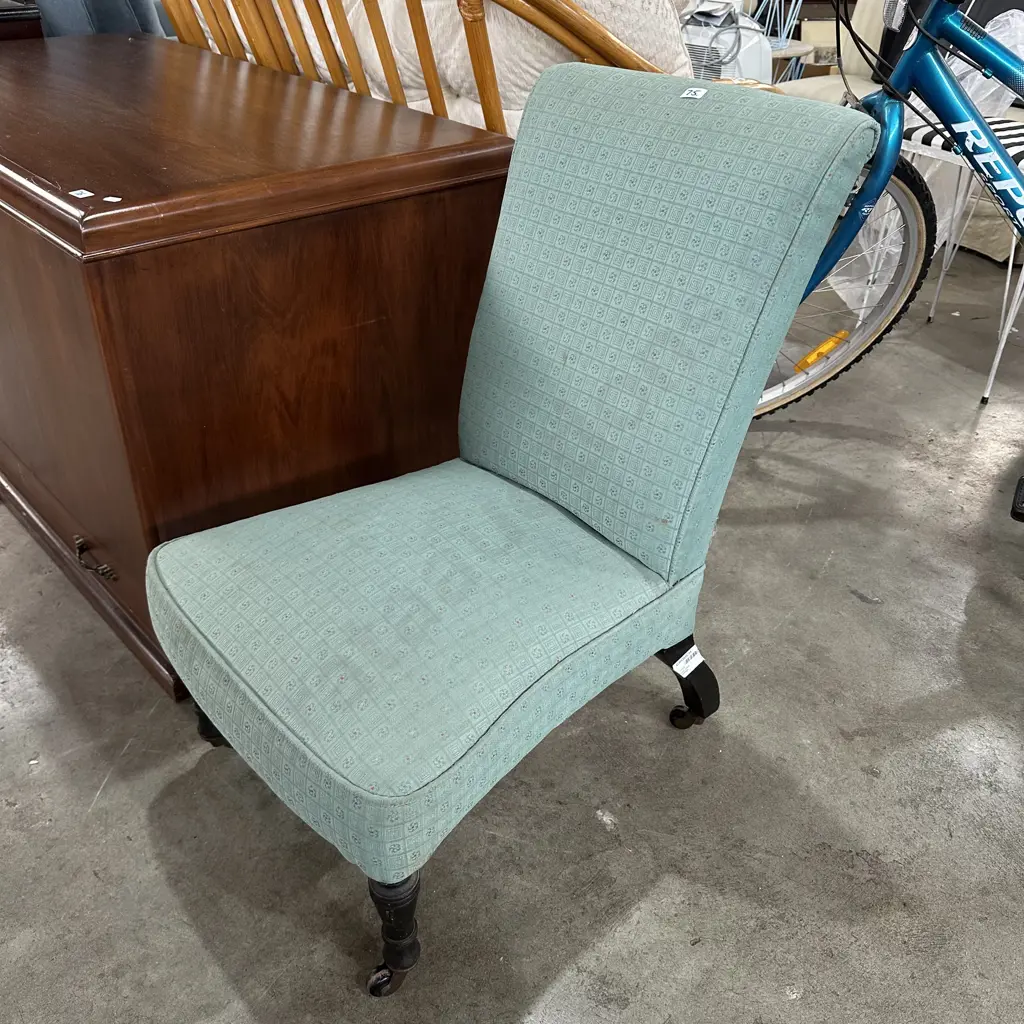 antique bedroom chair Image 1++