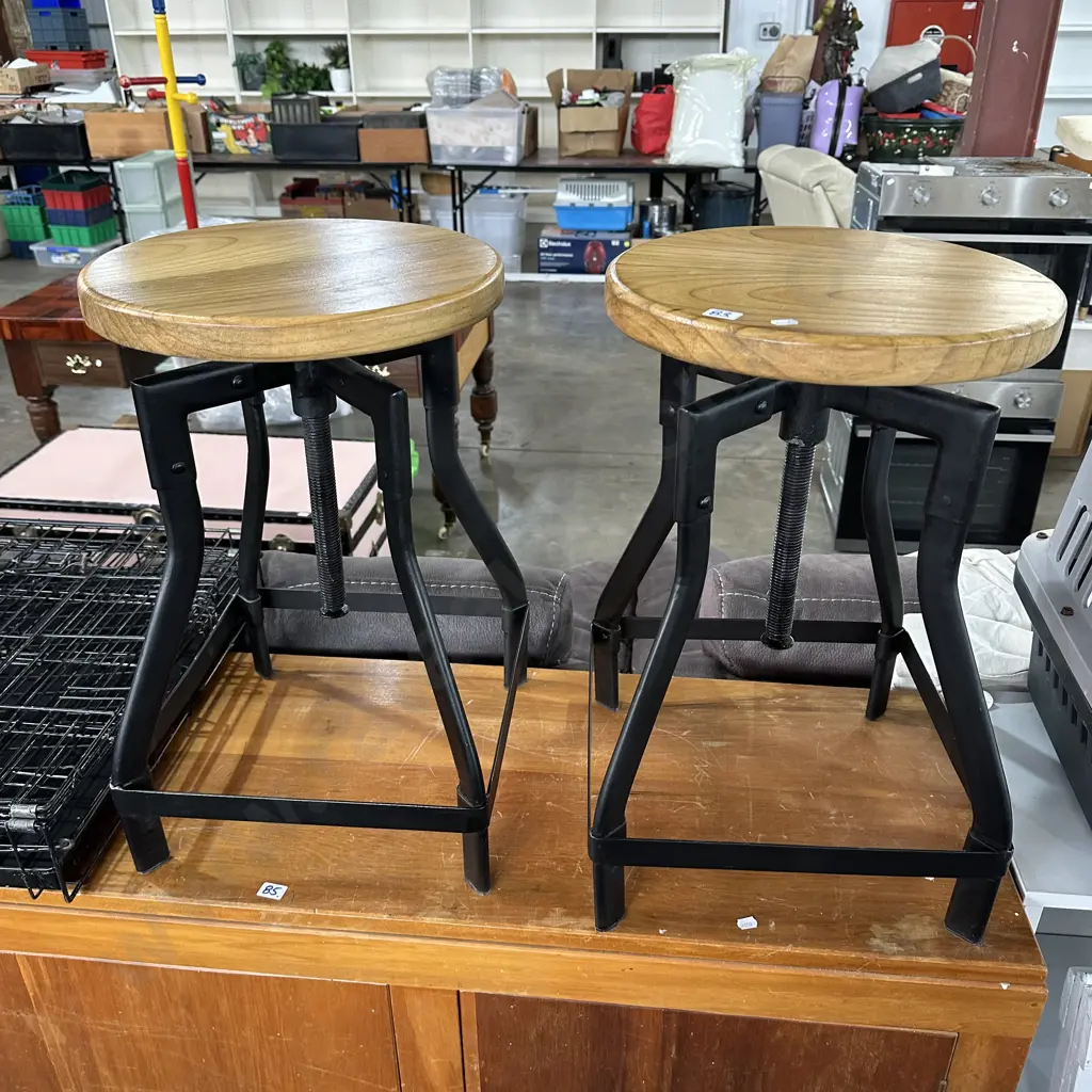 pr metal/wood stools Image 1++