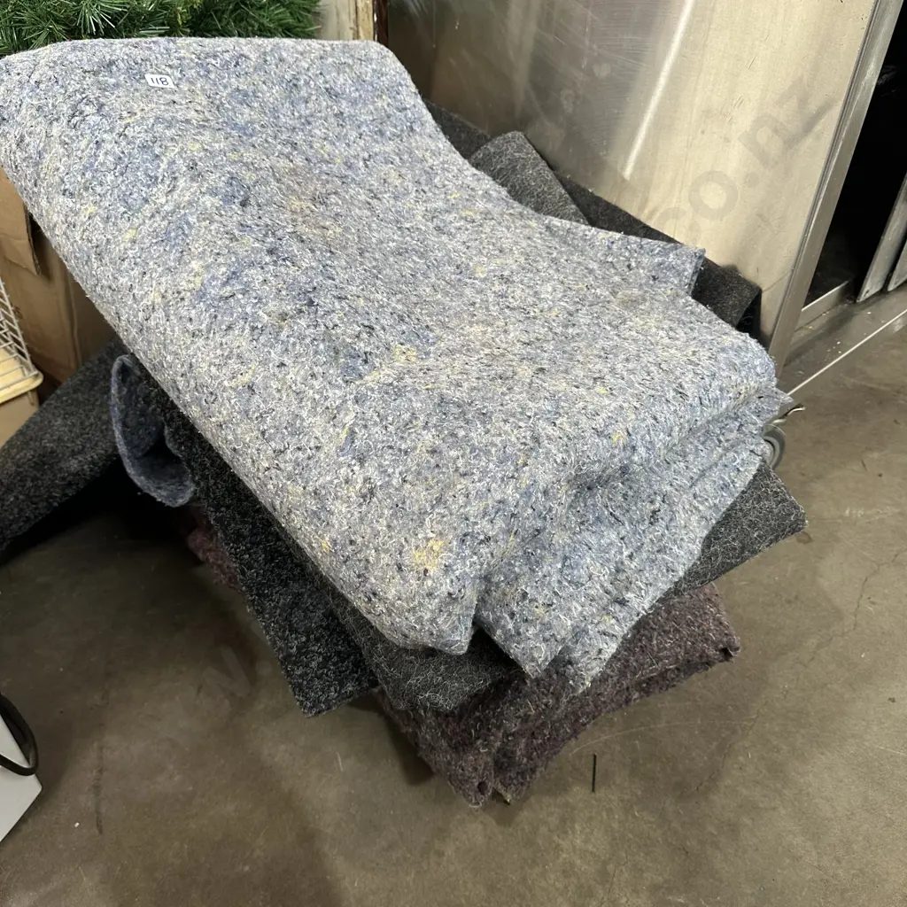 furniture blankets and off cuts Image 1++