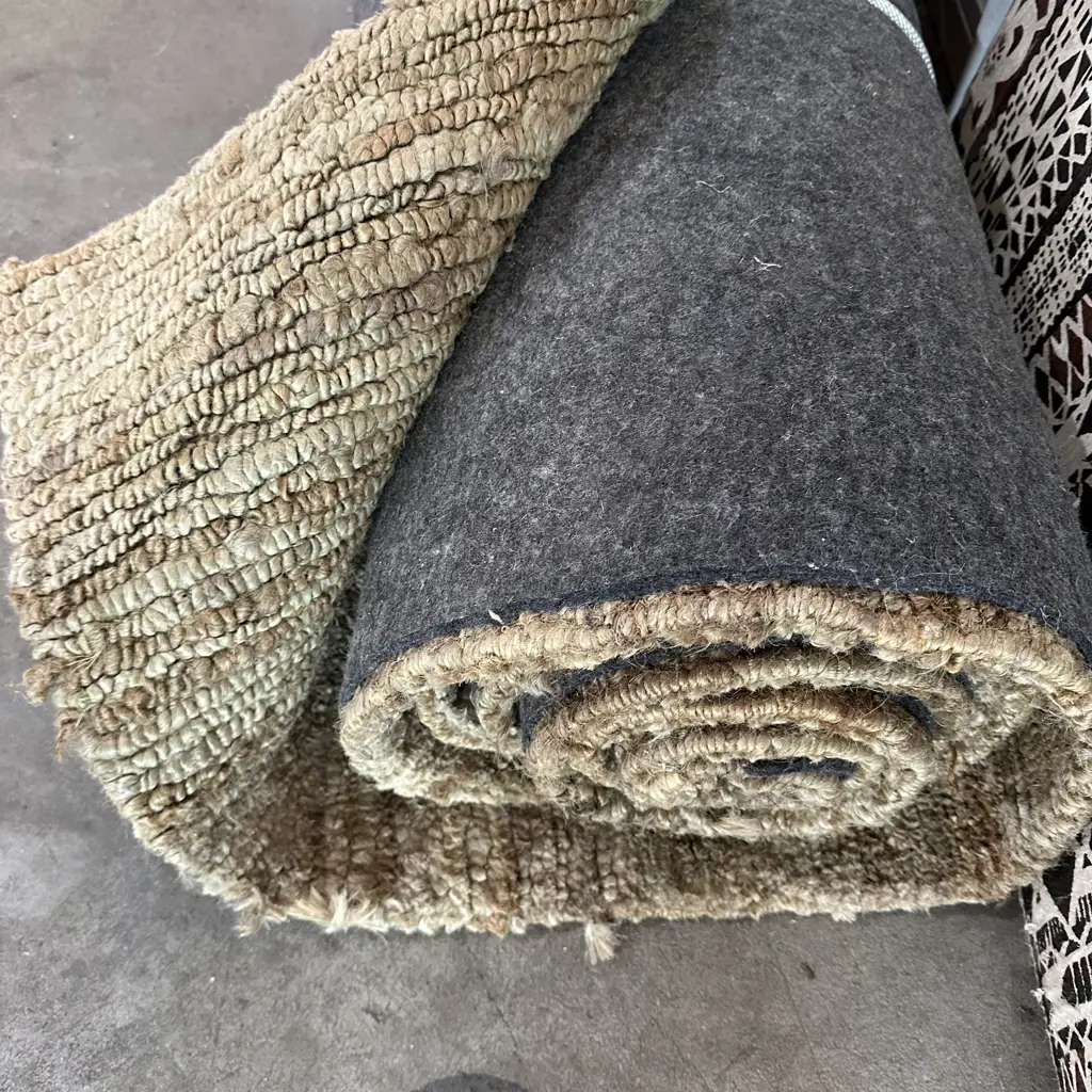 Large Sisal rug 4.4m x 4.8m excellent condition, felted underneath Image 1++