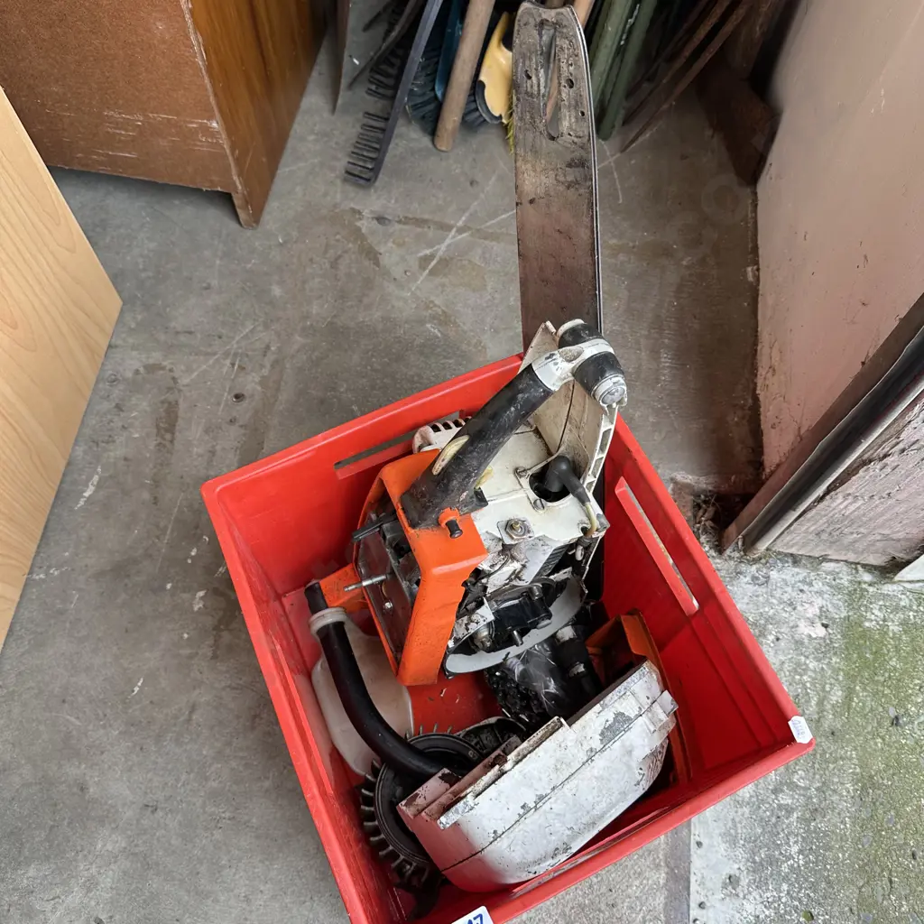 chainsaw - its all there Image 1++