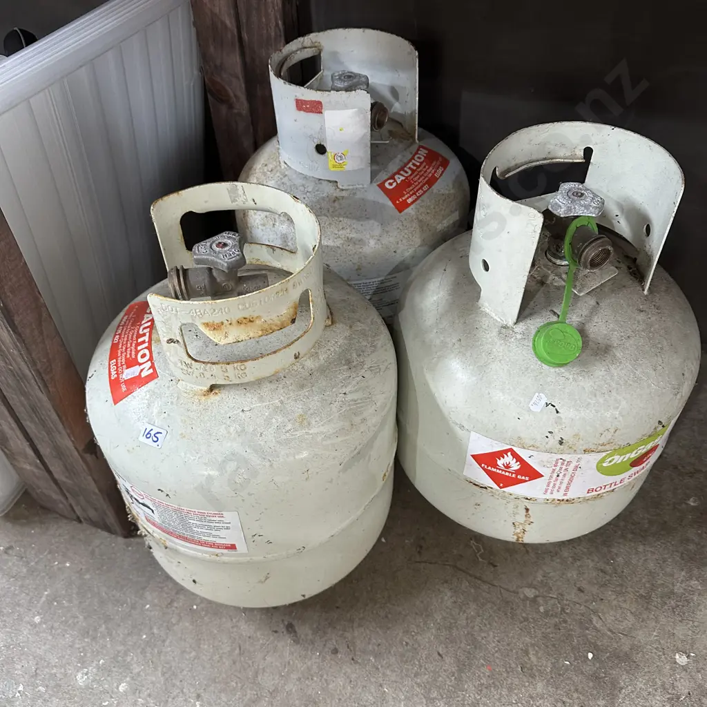 3 gas bottles Image 1++