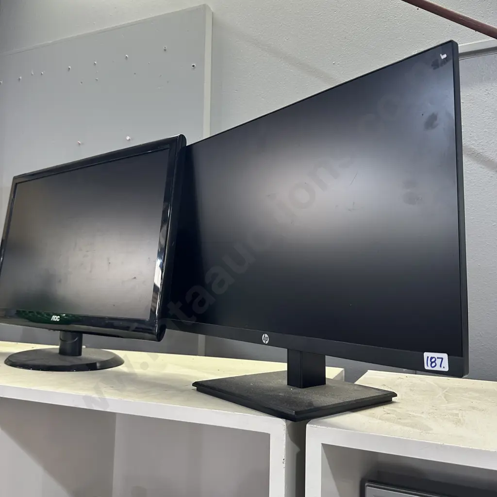 2 monitors no cords Image 1++