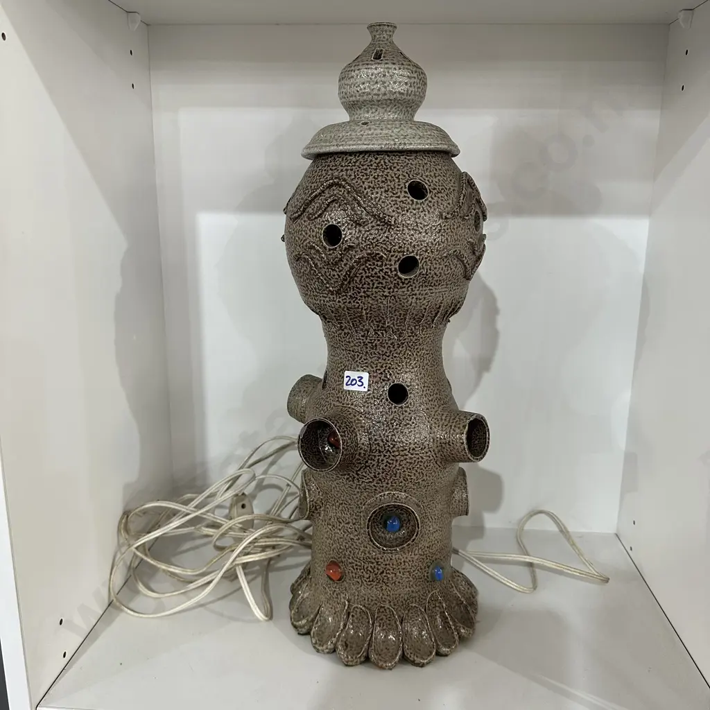 pottery lamp Image 1++