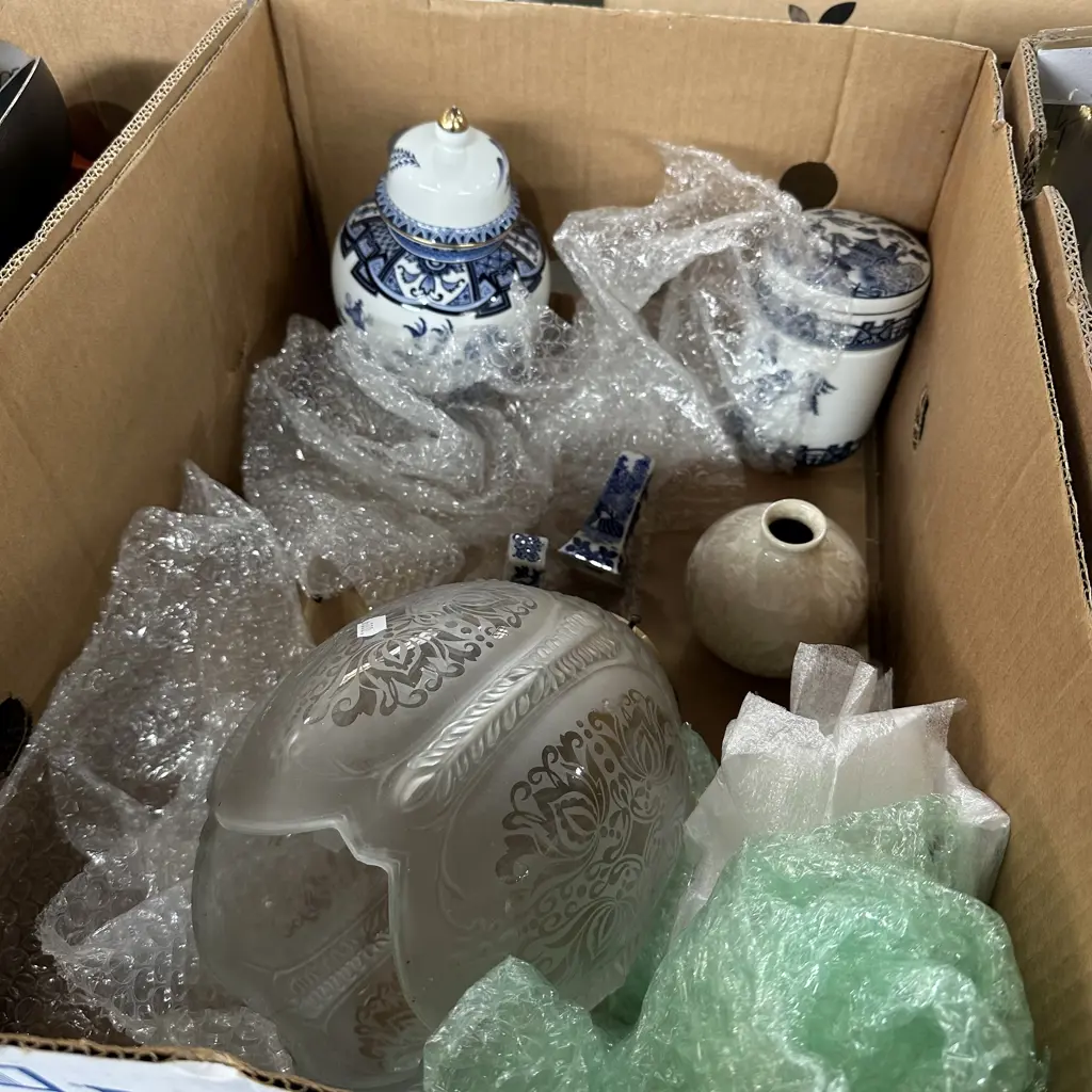 Light shade,salt and pepper shakers etc Image 1++
