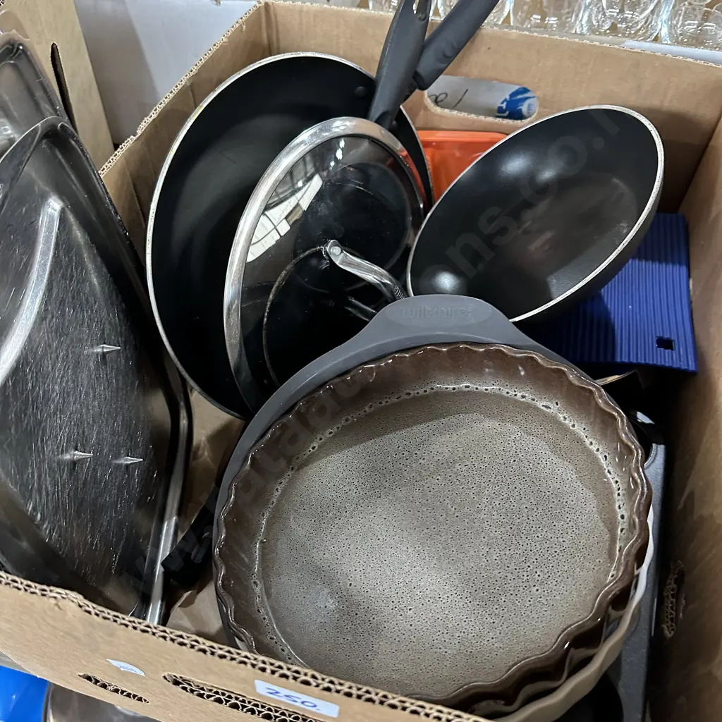 Baking dishes and frying pans etc Image 1++
