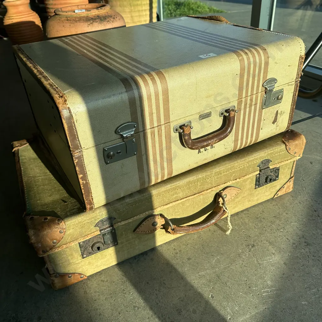 2 x vintage suitcases Image 1++