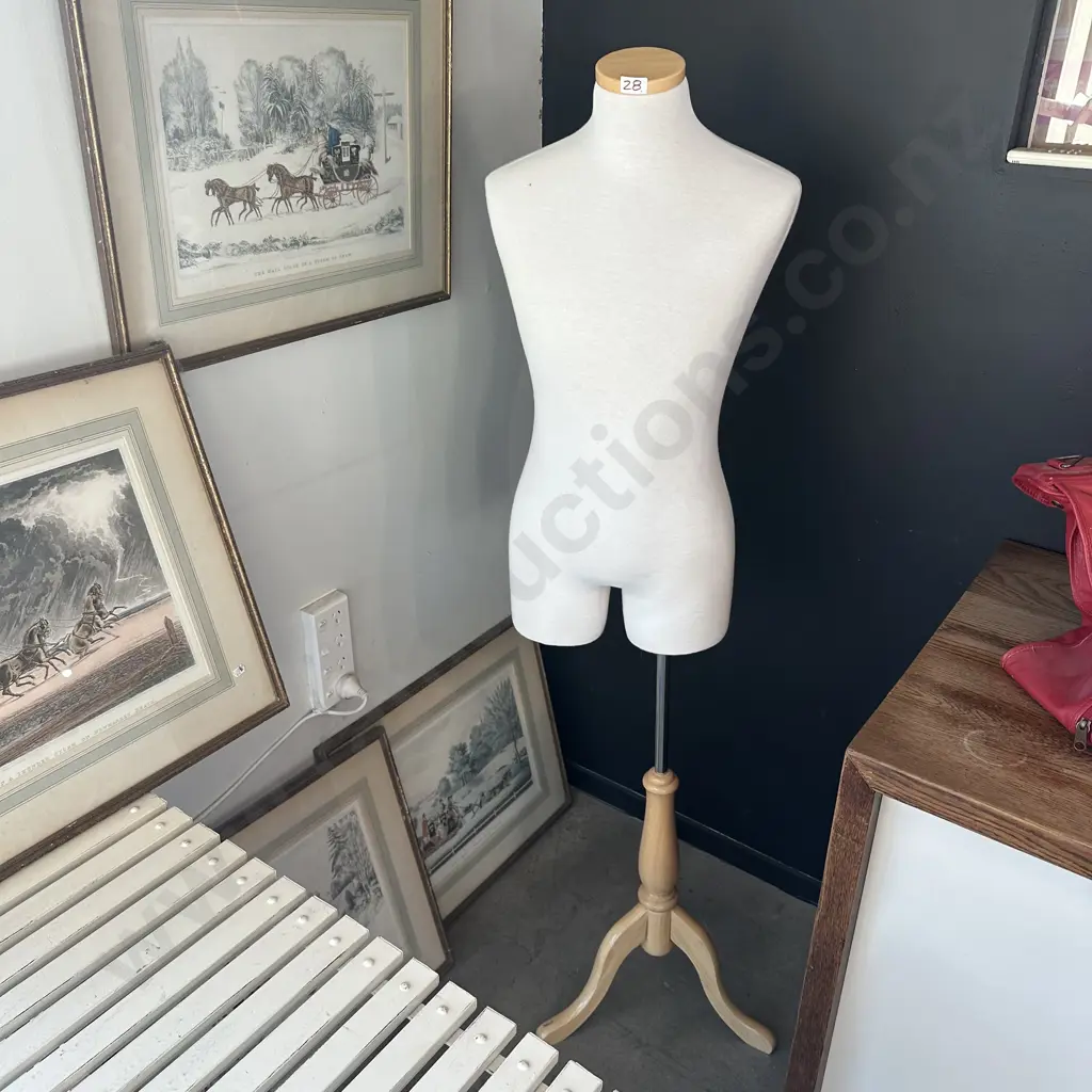 dress mannequin Image 1++
