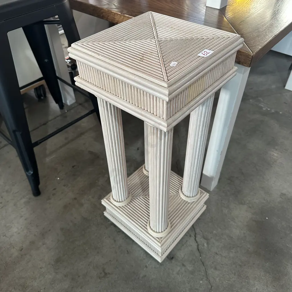 planter stand Image 1++