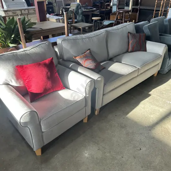 tidy lounge suite