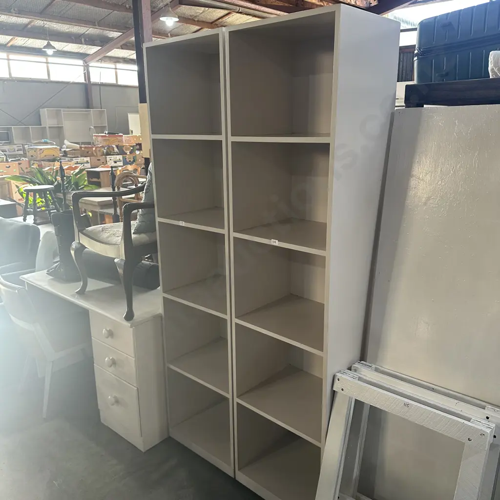 1 x rolling cube shelf - right Image 1++