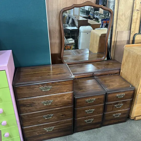 4pc bedroom suite