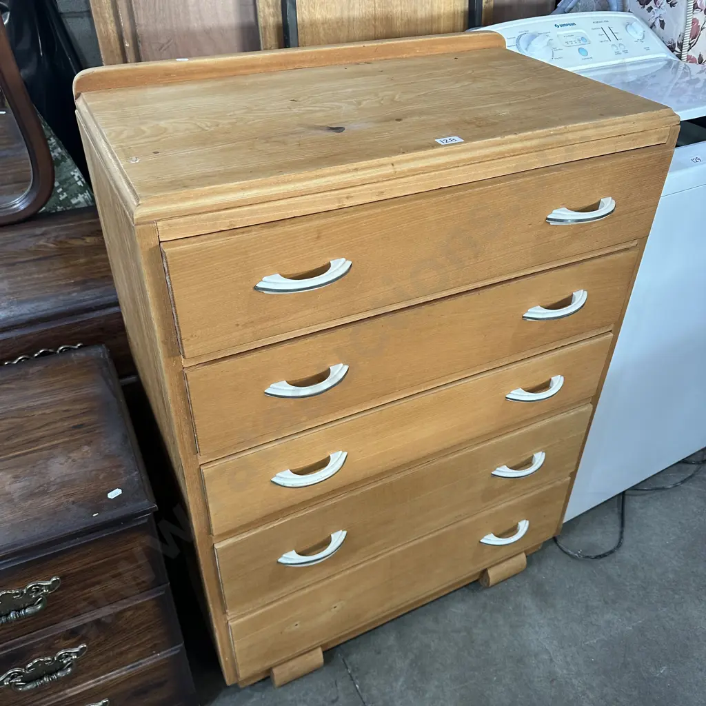 solid chest drawers- missing 1 handle Image 1++