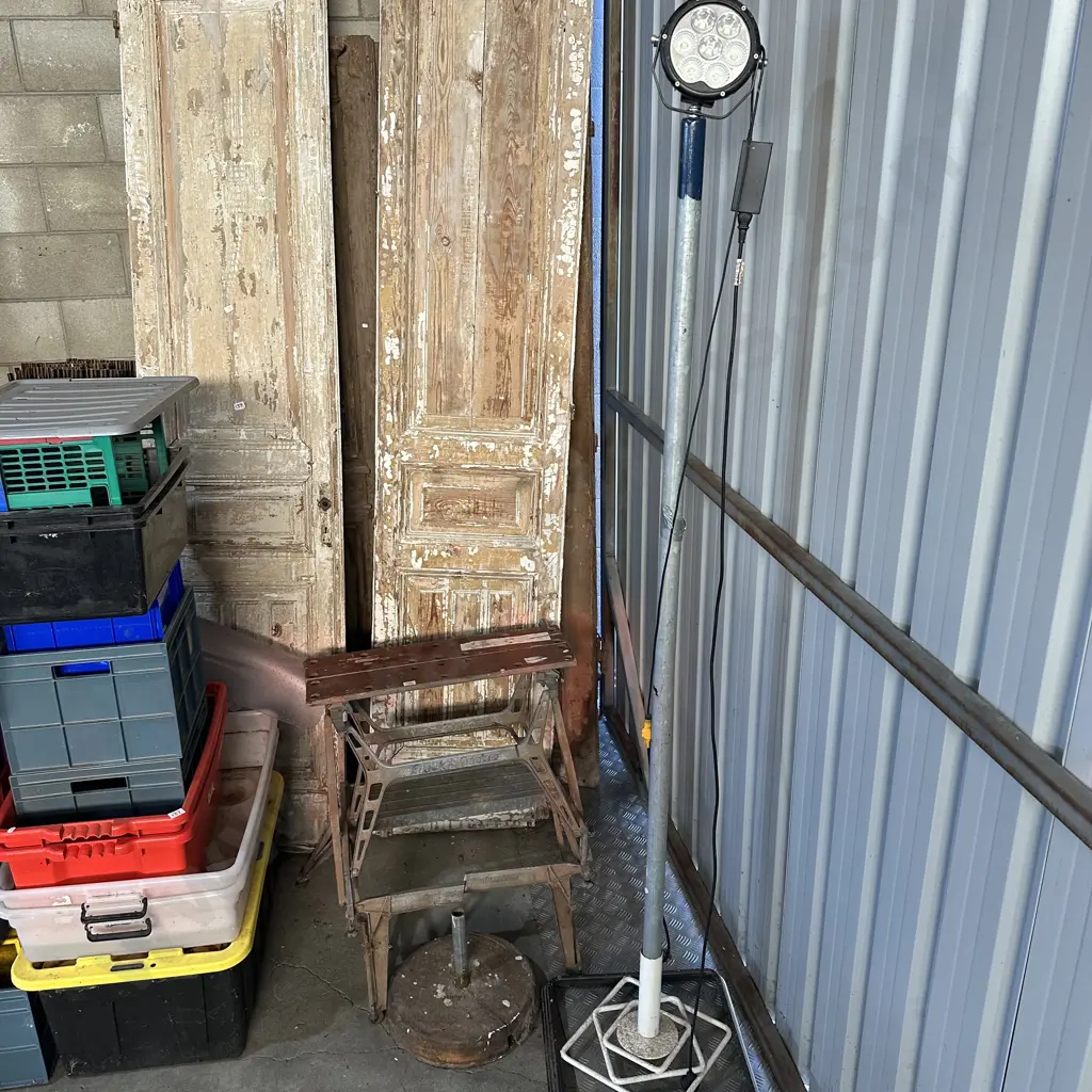 flood light, stand, damaged work mate Image 1++