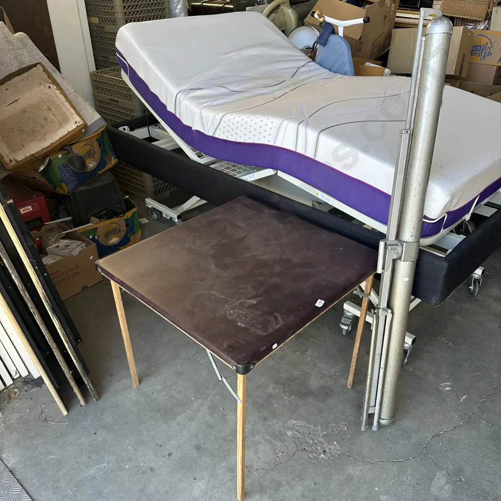 card table and screen Image 1++