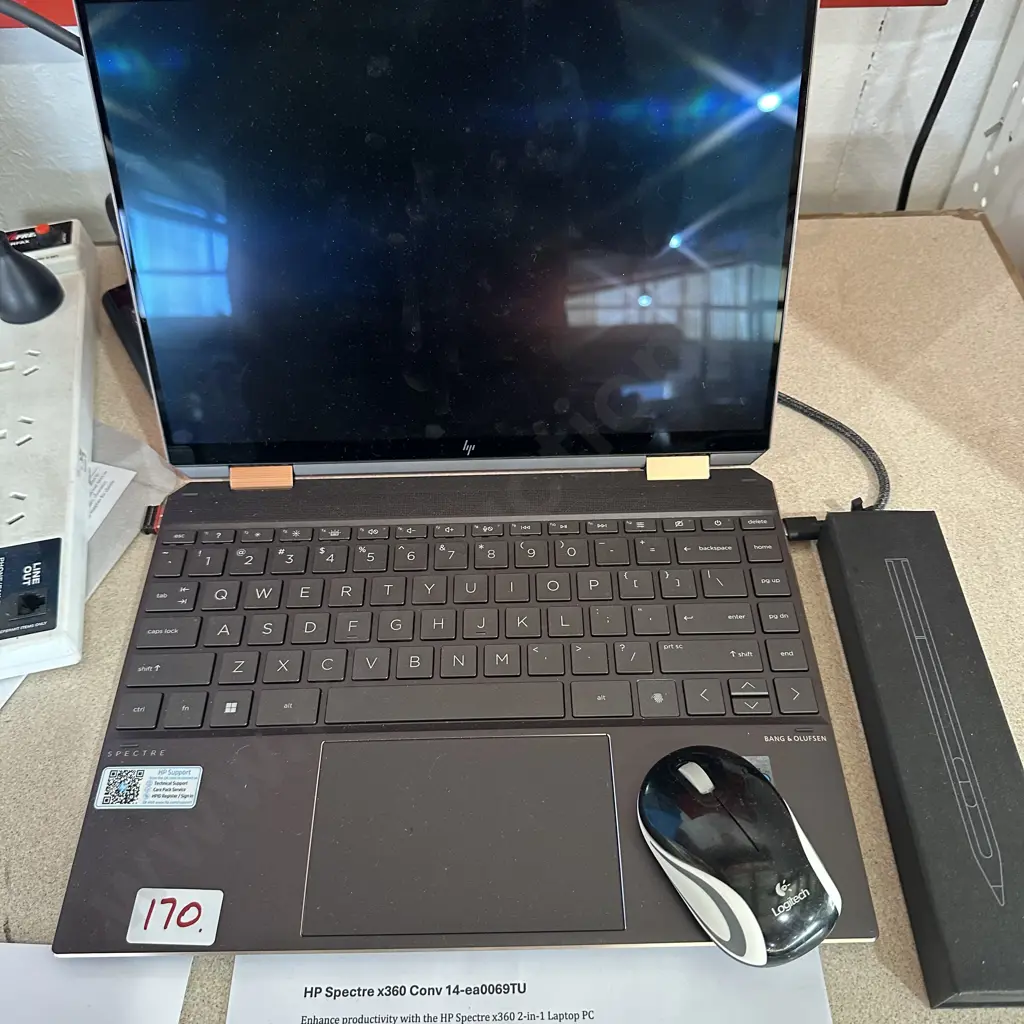 HP spectre lap top (see other photo for details) Image 1++