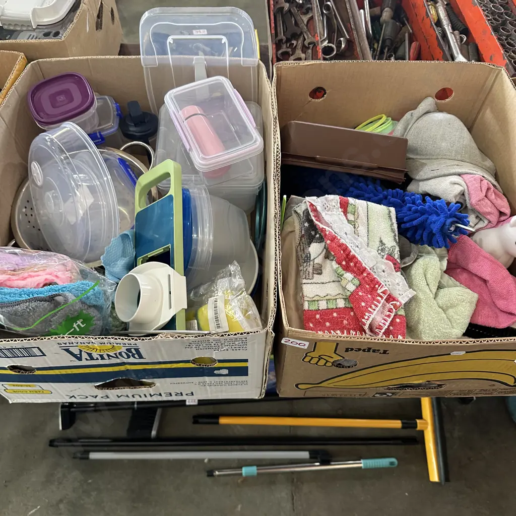 2 box kitchenware etc Image 1++