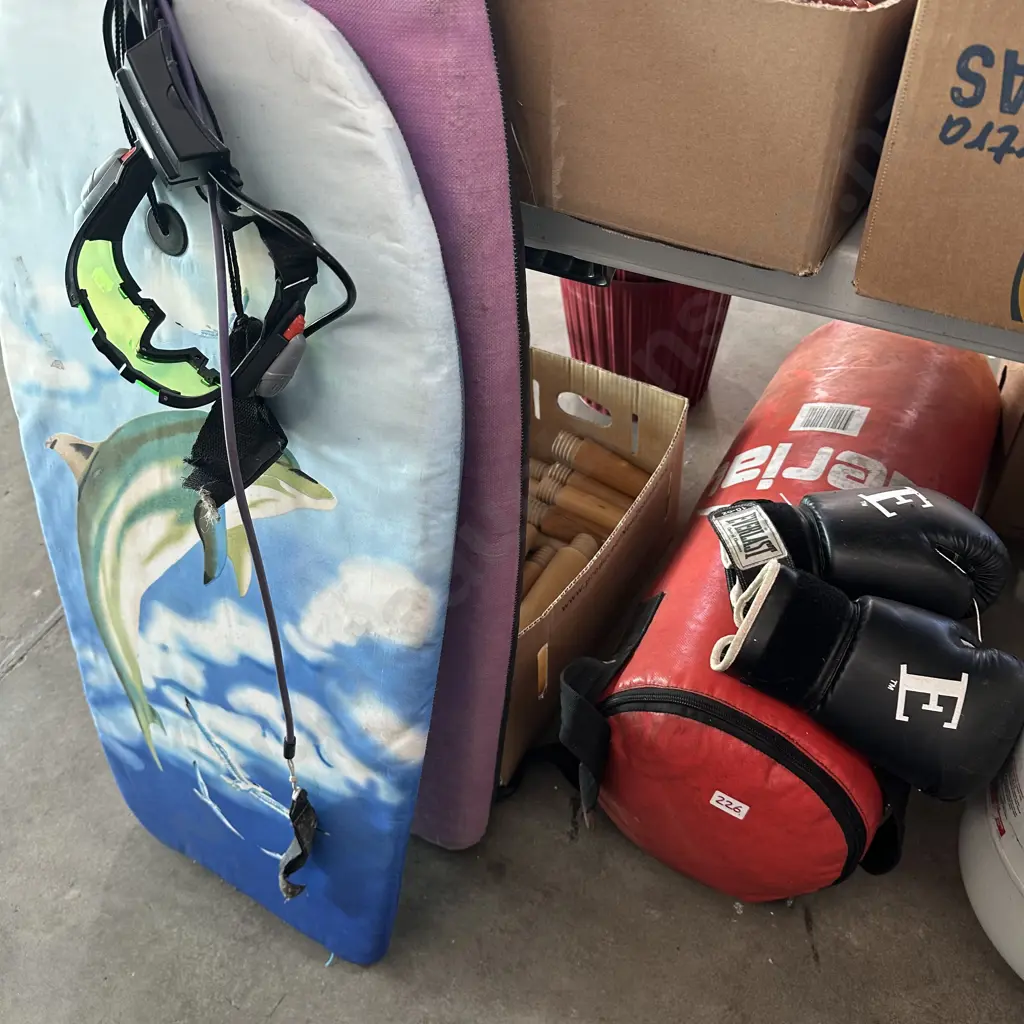 boxing bag/gloves plus 2 boogie boards Image 1++