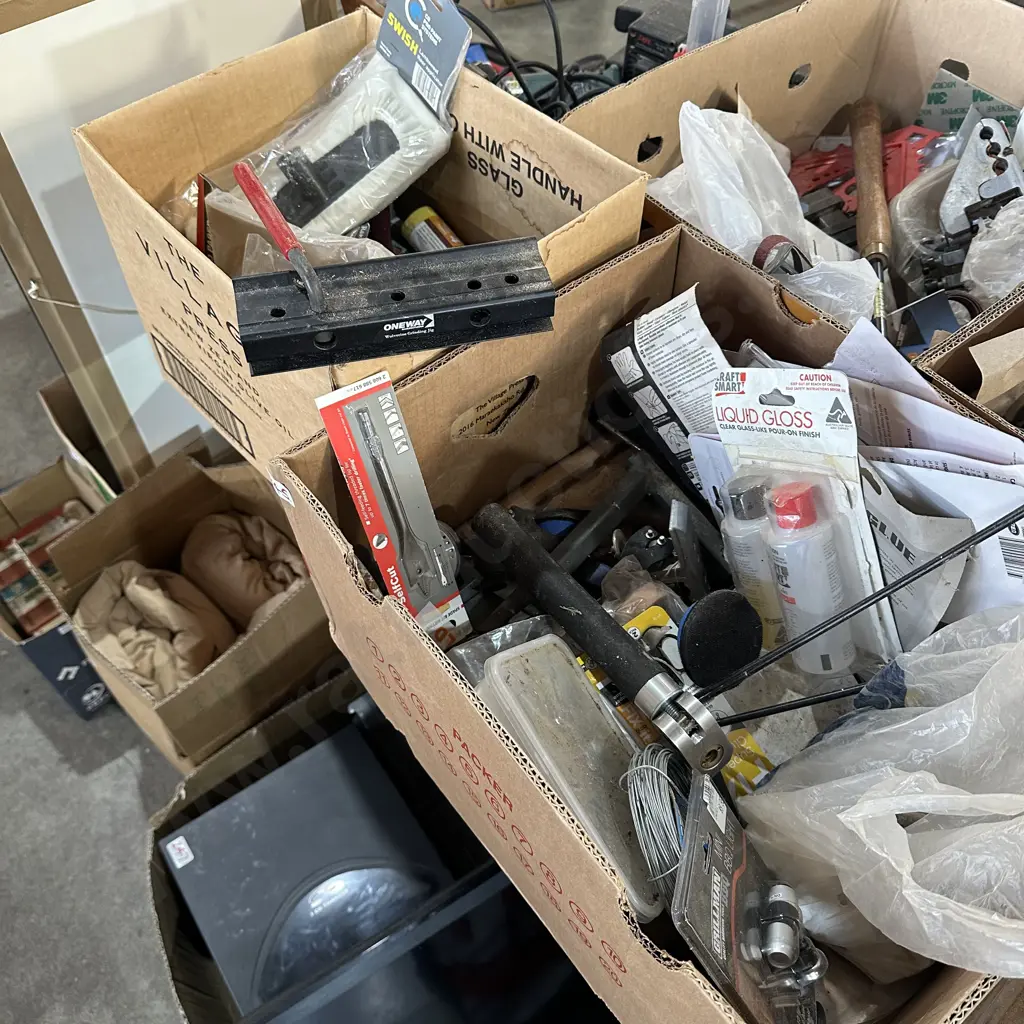 2 box hardware and tools Image 1++