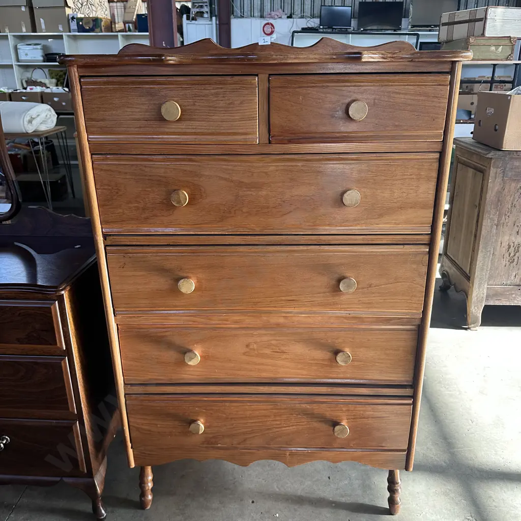 Solid Pine tall boy 1300 x 870 (dovetailed) Image 1++