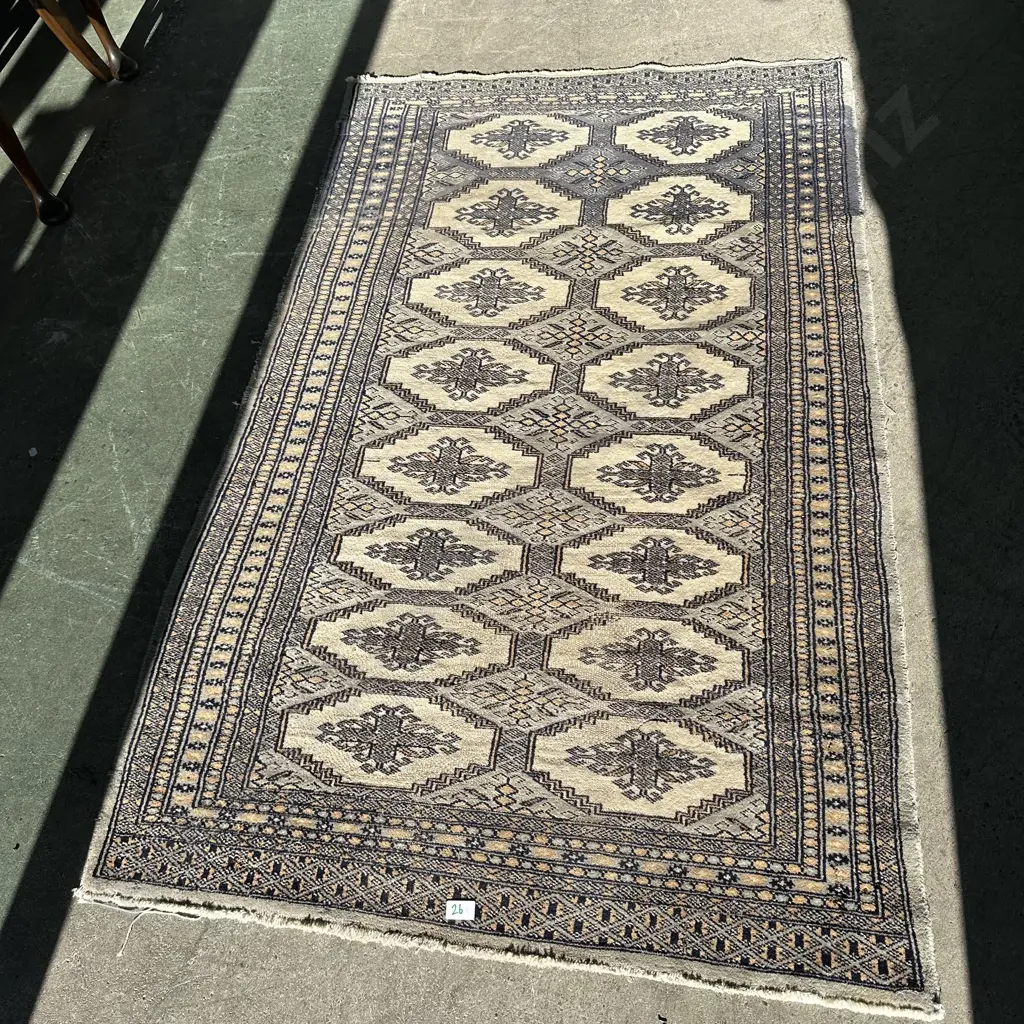 early Persian rug 1550 x 950 Image 1++