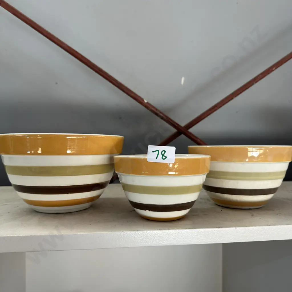 3 vintage mixing bowls Image 1++
