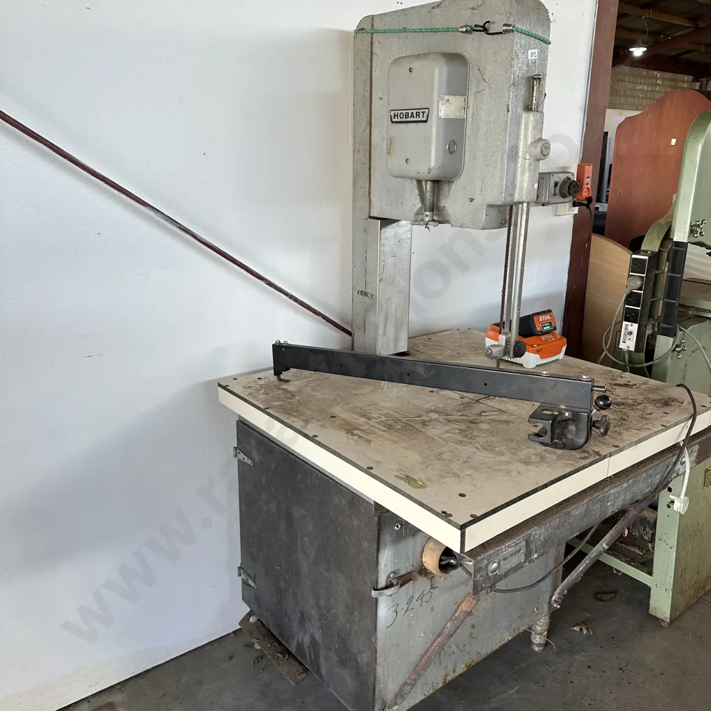 large Hobart bandsaw Image 1++