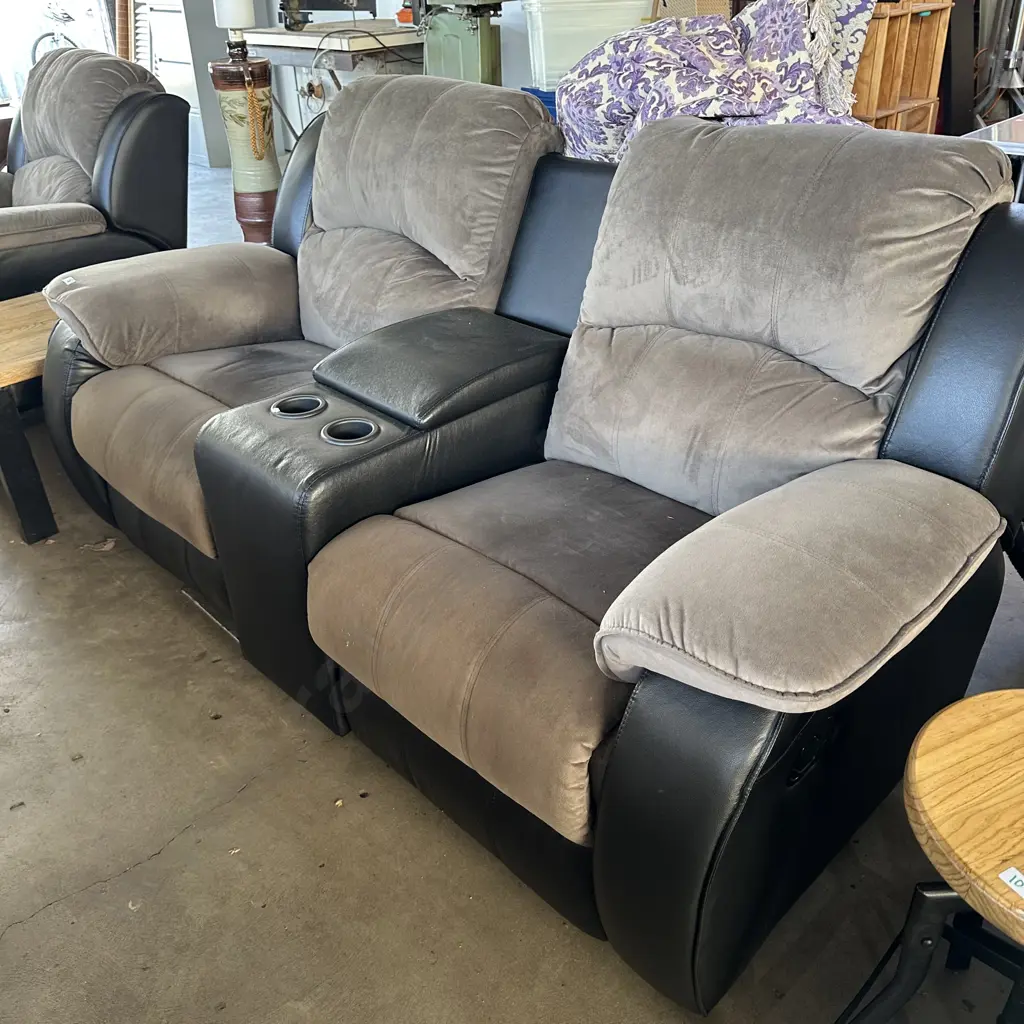 Recliner 2 seater with center console Image 1++