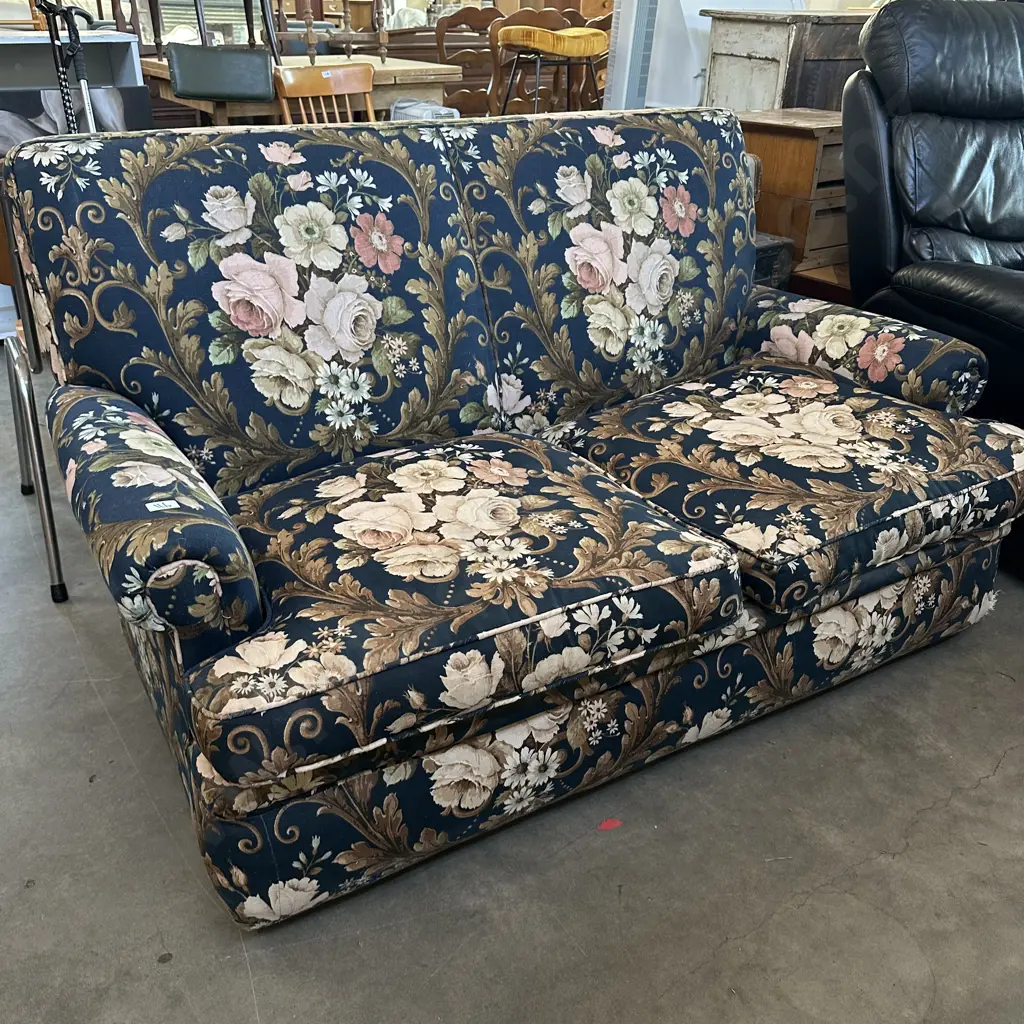 vintage sofa with spare material ( torn on the bottom corner) Image 1++