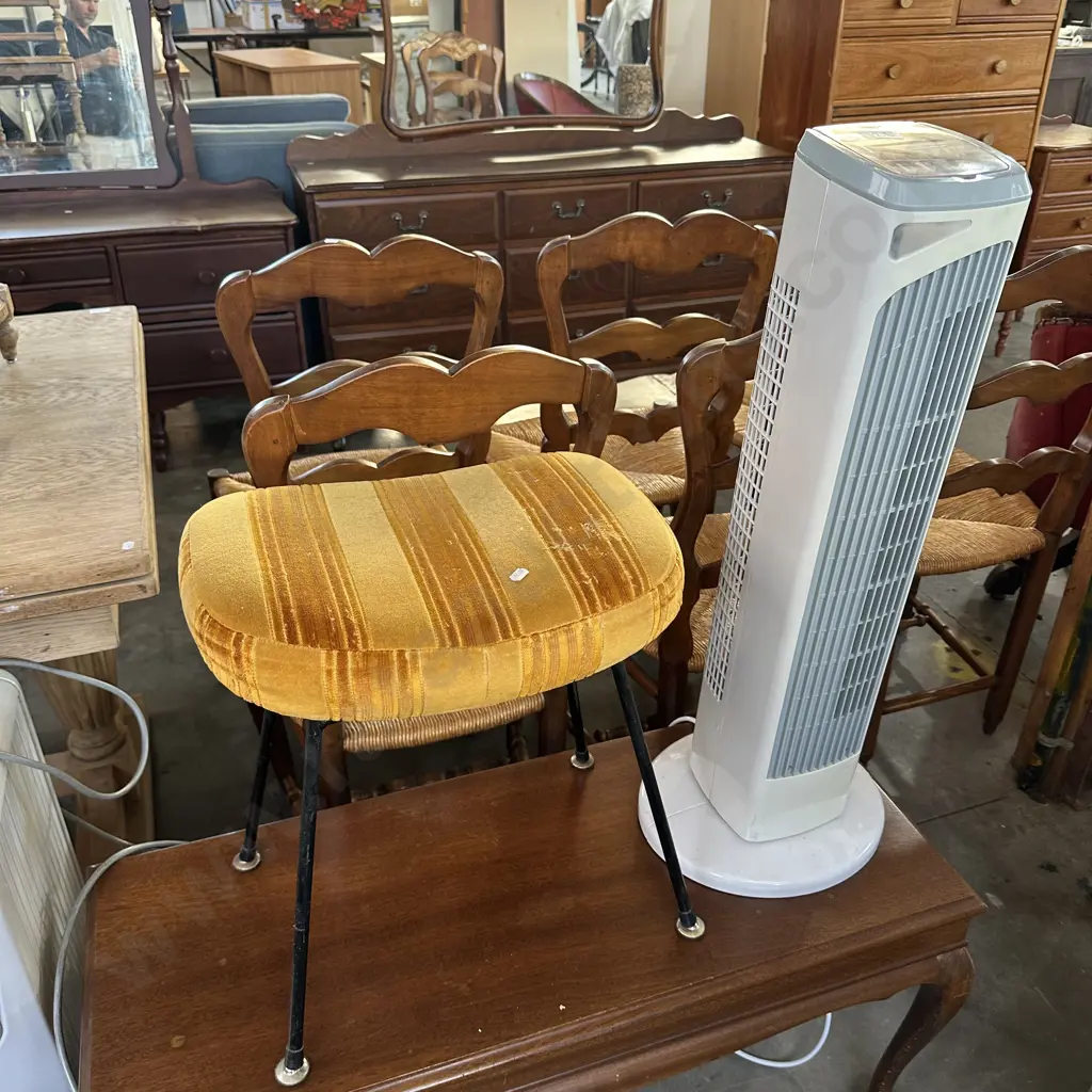 heater and stool Image 1++