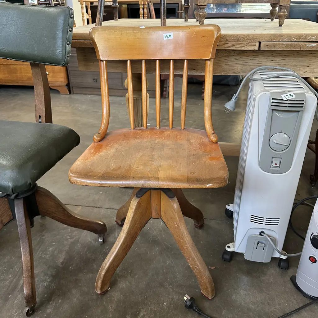 colonial Kauri office chair Image 1++