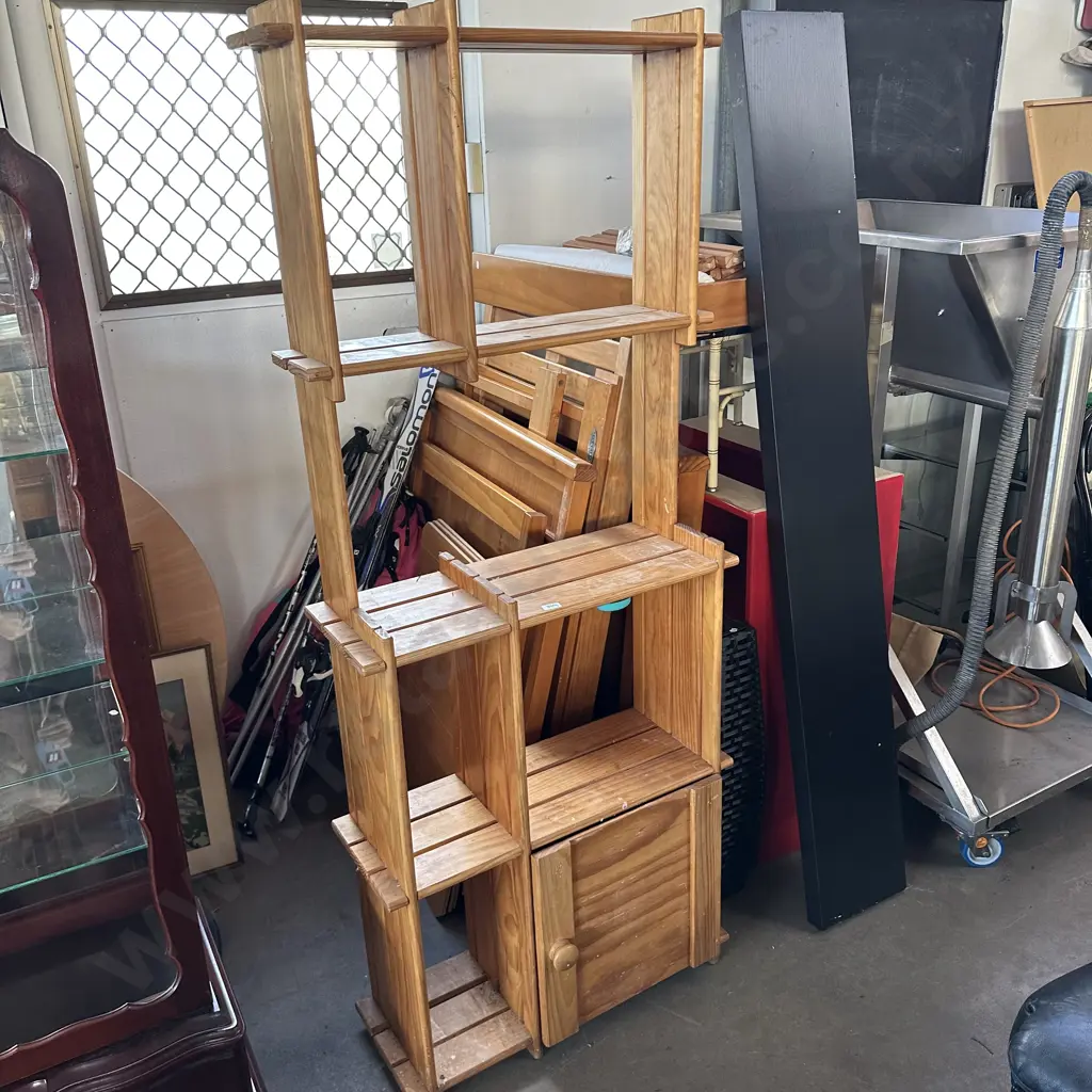 Wooden interlocking stand Image 1++