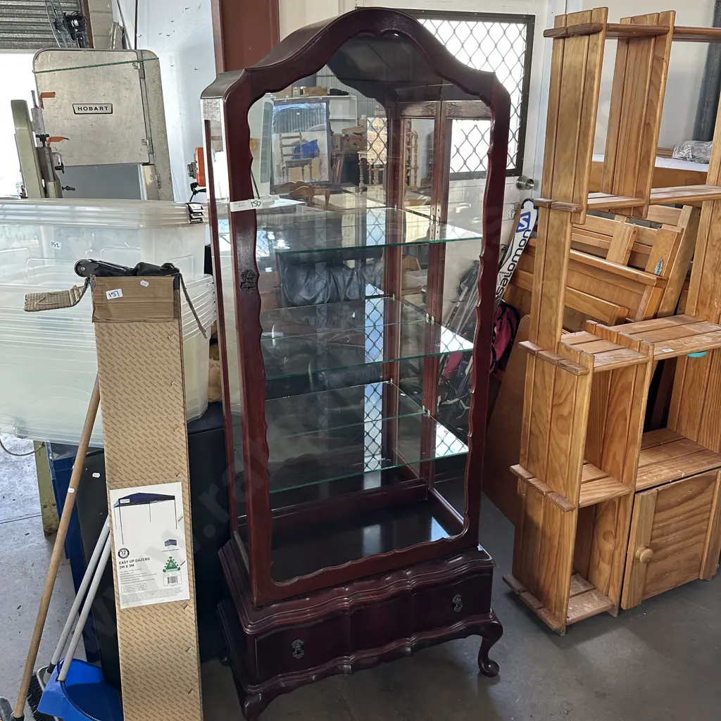 Display cabinet 1820 x 800 Image 1++