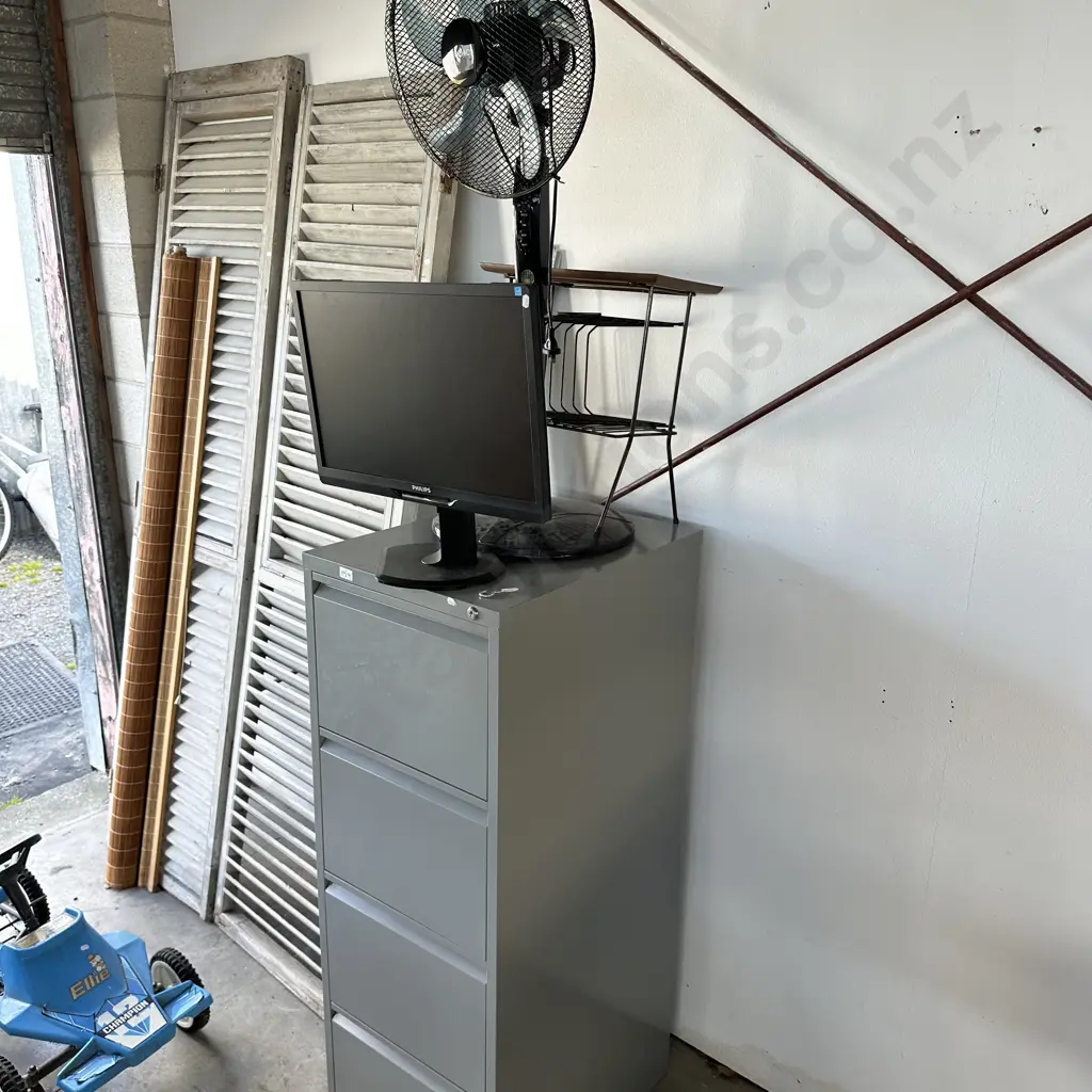 file, fan, monitor and table Image 1++