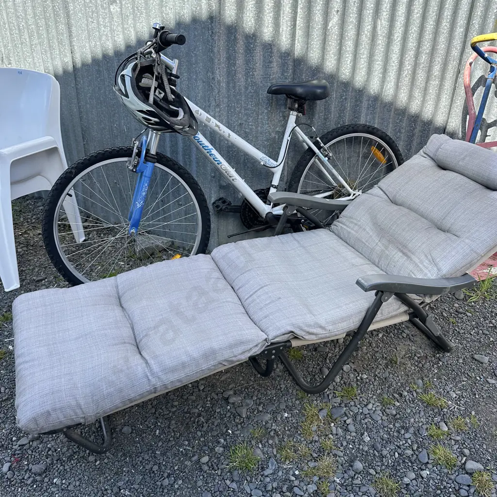 bike and lounger Image 1++
