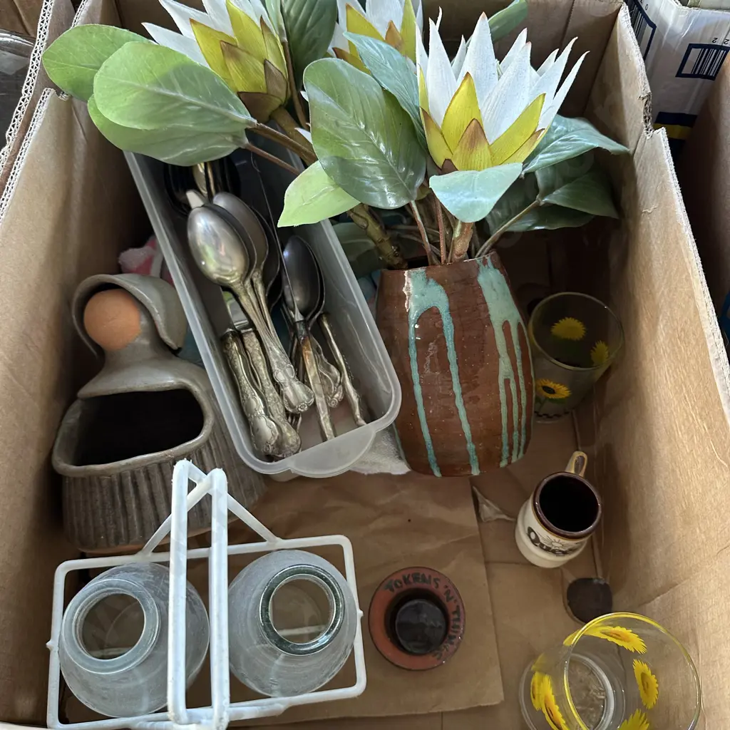 vintage pottery, milk bottles plus cuttlery Image 1++