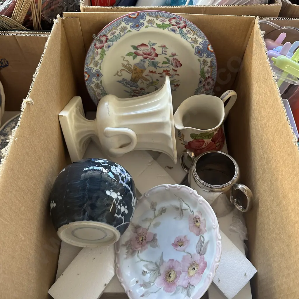 good masons plate and some damaged china Image 1++